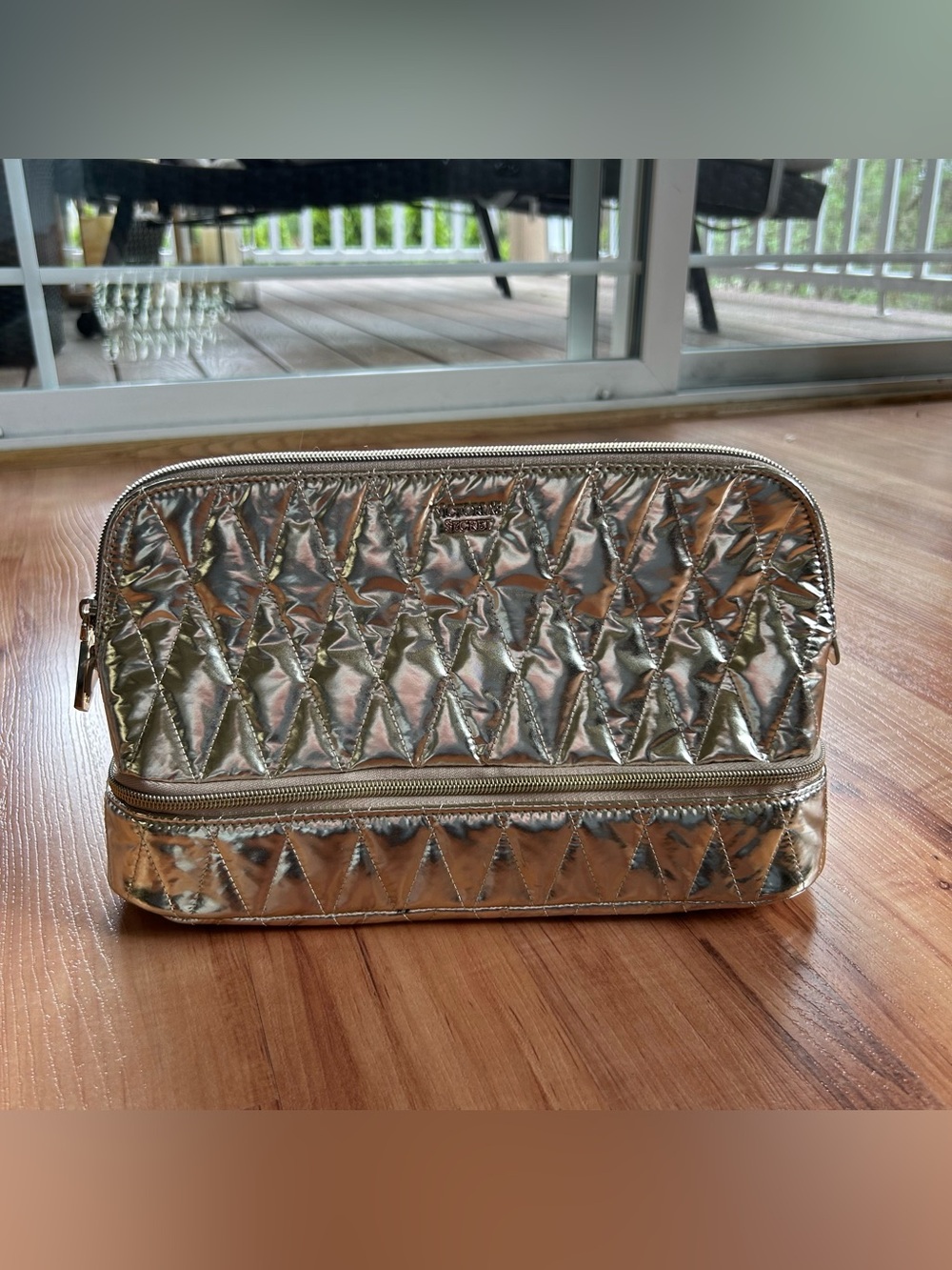NWOT Victoria’s Secret Quilted Gold Foil Cosmetic Makeup Bag Cute Simple Travel
